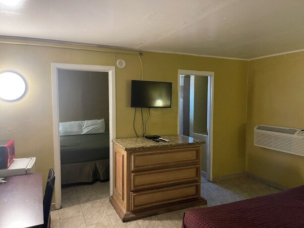 Imagen de la habitación del Hotel Black Horse Motel. Foto 12