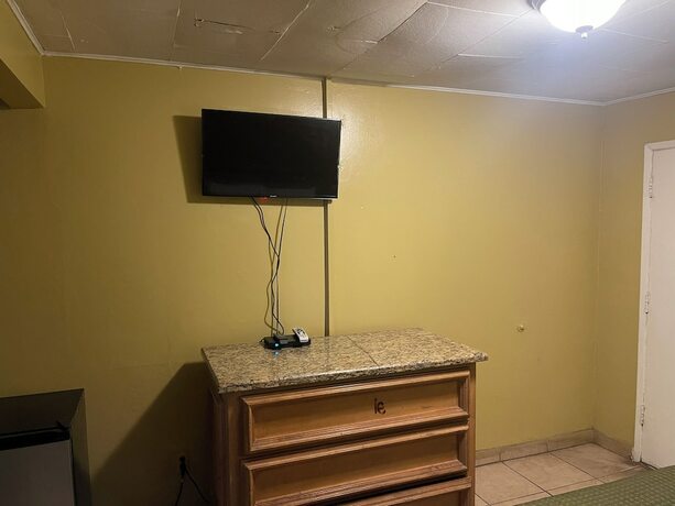 Imagen de la habitación del Hotel Black Horse Motel. Foto 13