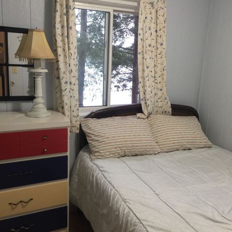 Imagen de la habitación del Hotel Black Lake Cabins. Foto 6