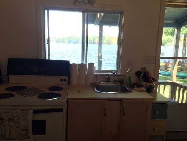 Imagen de la habitación del Hotel Black Lake Cabins. Foto 10