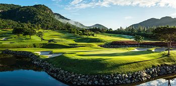 Imagen de los exteriores del Hotel Black Mountain Resort. Foto 7
