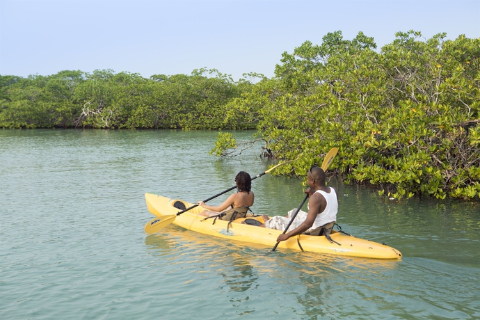 Imagen de los exteriores del Hotel Black Orchid Resort. Foto 10