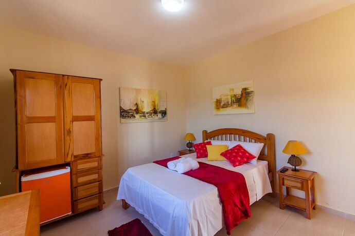 Imagen de la habitación del Hotel Black Point Beach Club. Foto 13