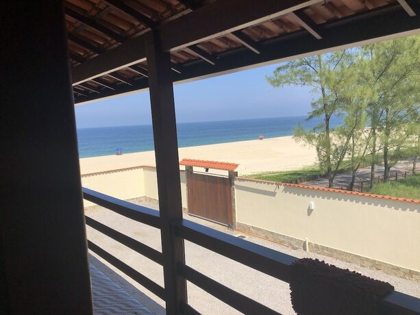 Imagen de la habitación del Hotel Black Point Beach Club. Foto 20