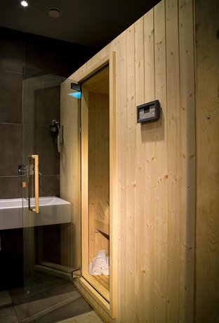 Imagen de la piscina del Hotel Black, Roma. Foto 19