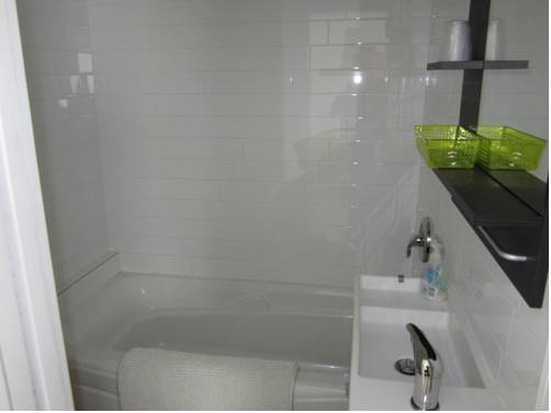 Imagen de la habitación del Hotel Black Rooster Guesthouse. Foto 10