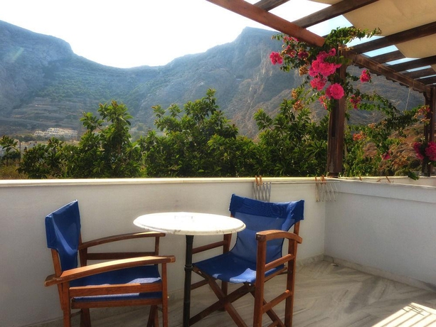 Imagen general del Hotel Black Sand Apartments. Foto 3