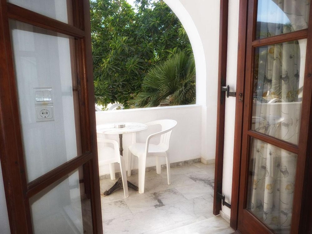 Imagen general del Hotel Black Sand Apartments. Foto 13