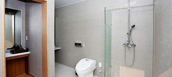 Imagen de la habitación del Hotel Black Sands. Foto 8