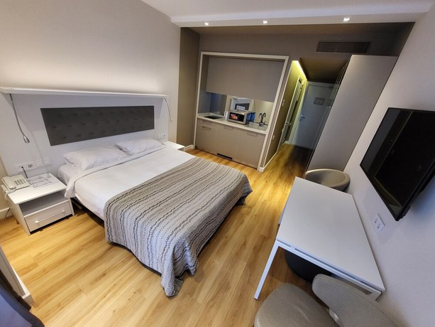Imagen de la habitación del Hotel Black Sea Apartments Alliance Palace. Foto 8
