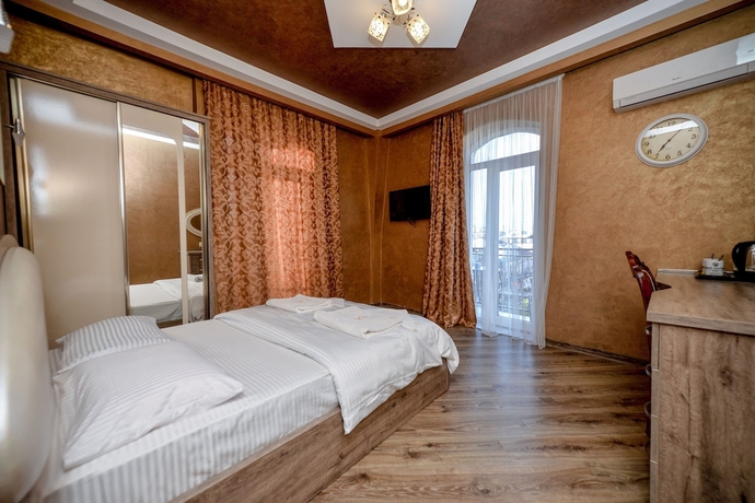 Imagen de la habitación del Hotel Black Sea Star Batumi. Foto 7