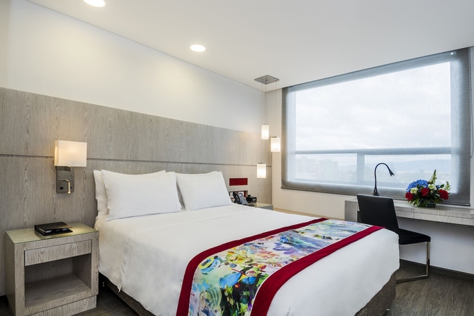 Imagen de la habitación del Hotel Black Tower Premium. Foto 11