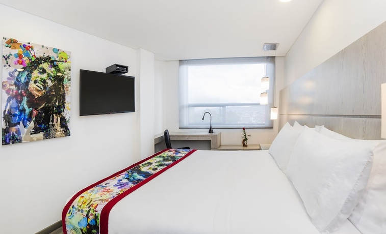 Imagen de la habitación del Hotel Black Tower Premium. Foto 12