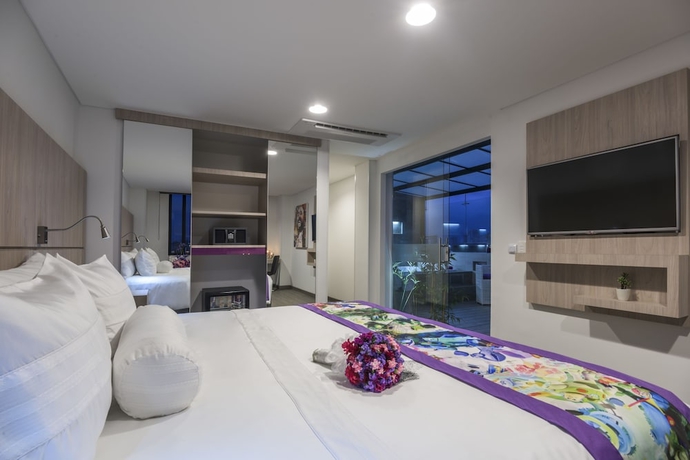 Imagen de la habitación del Hotel Black Tower Premium. Foto 15