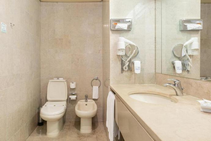 Imagen de la habitación del Hotel Black Tulip - Porto Gaia. Foto 10