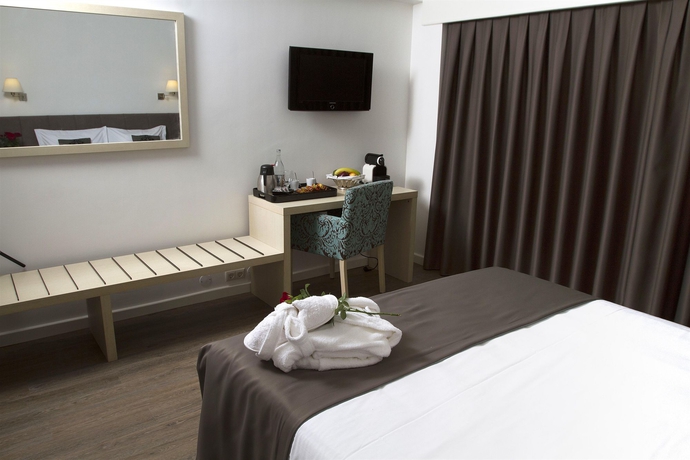 Imagen de la habitación del Hotel Black Tulip - Porto Gaia. Foto 13