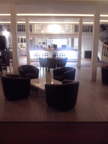 Imagen de los interiores del Hotel Black and Green. Foto 5