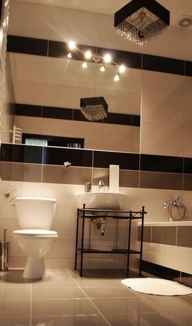 Imagen de la habitación del Hotel Black and White. Foto 12