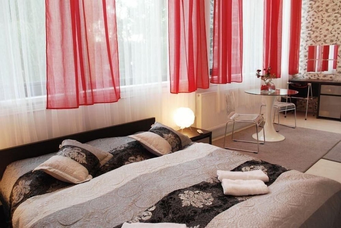 Imagen de la habitación del Hotel Black and White. Foto 13