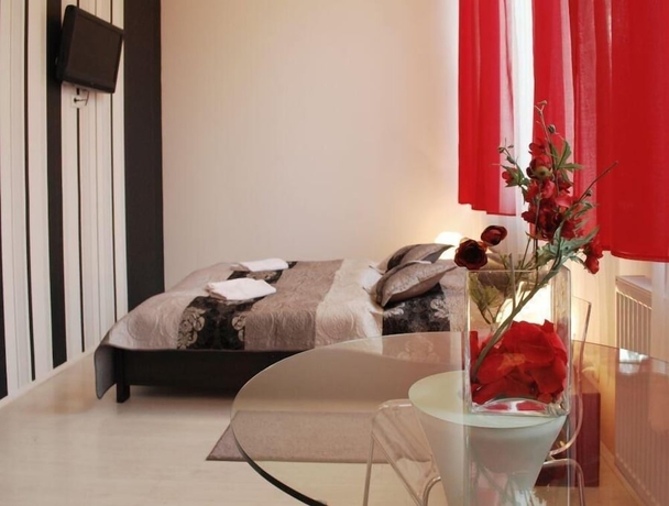 Imagen de la habitación del Hotel Black and White. Foto 15