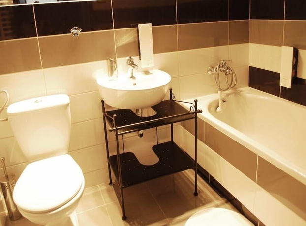 Imagen de la habitación del Hotel Black and White. Foto 18