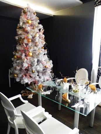 Imagen del bar/restaurante del Hotel Black and White. Foto 2