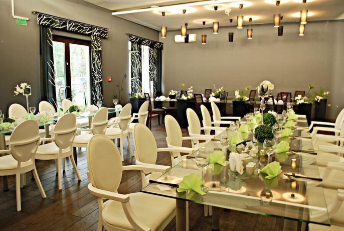 Imagen del bar/restaurante del Hotel Black and White. Foto 5