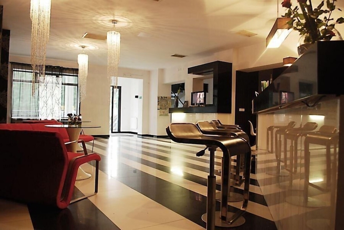 Imagen del bar/restaurante del Hotel Black and White. Foto 8