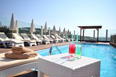 Imagen de la piscina del Hotel Blackbird Thermal And Spa. Foto 6