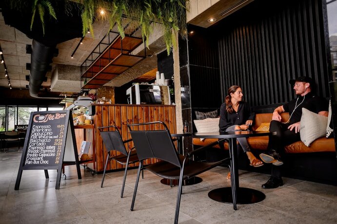 Imagen del bar/restaurante del Hotel Blackbrick Sandton One. Foto 14