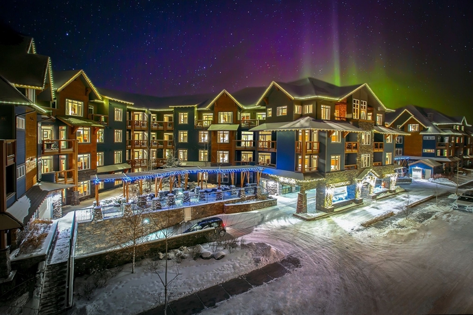 Imagen de la piscina del Hotel Blackstone Mountain Lodge By Clique. Foto 8