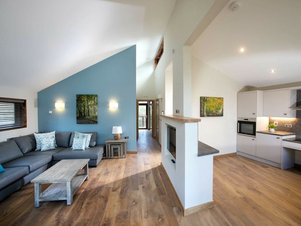 Imagen de los interiores del Hotel Blackwood Forest Silver Birch Wheelchair Accessible Cabin. Foto 2