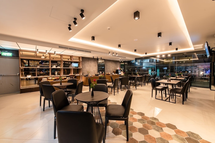 Imagen del bar/restaurante del Hotel Blackwoods Pattaya. Foto 3