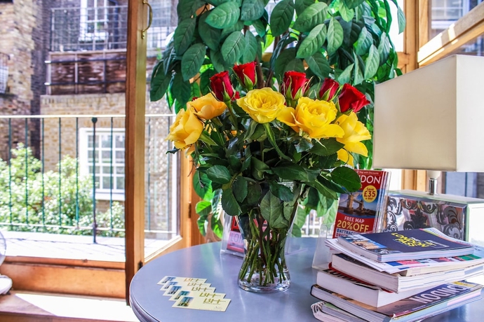 Imagen de los interiores del Hotel Blades. Foto 15