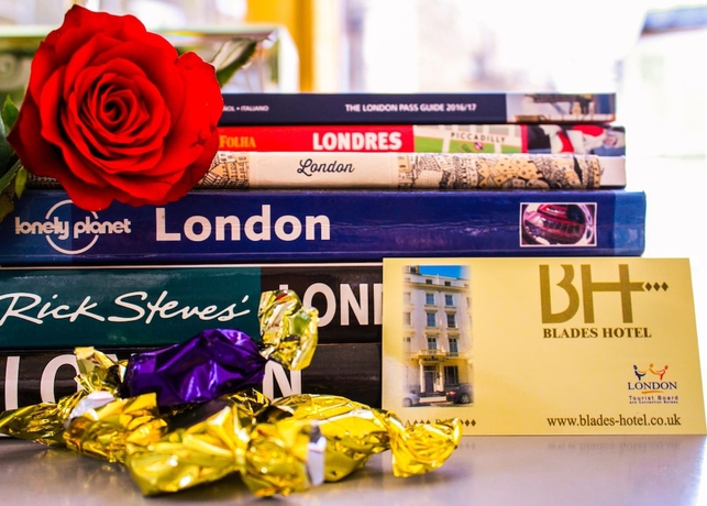 Imagen de los interiores del Hotel Blades. Foto 16