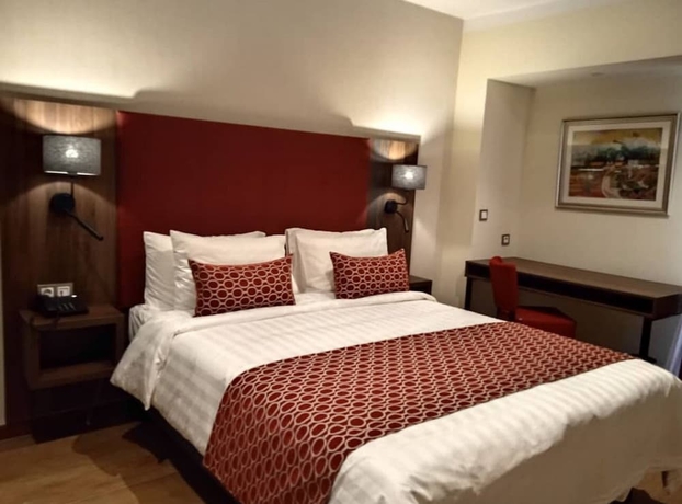 Imagen de la habitación del Hotel Bladi Suite Oran. Foto 8