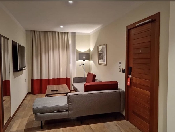 Imagen de la habitación del Hotel Bladi Suite Oran. Foto 9