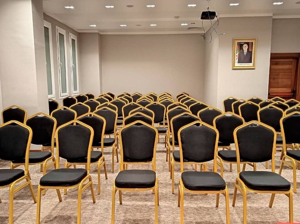 Imagen de los interiores del Hotel Bladi Suite Oran. Foto 13