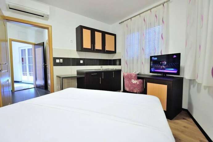 Imagen de la habitación del Hotel Blagaj. Foto 18