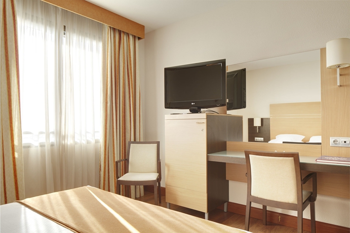 Imagen de la habitación del Hotel Blanca De Navarra. Foto 8