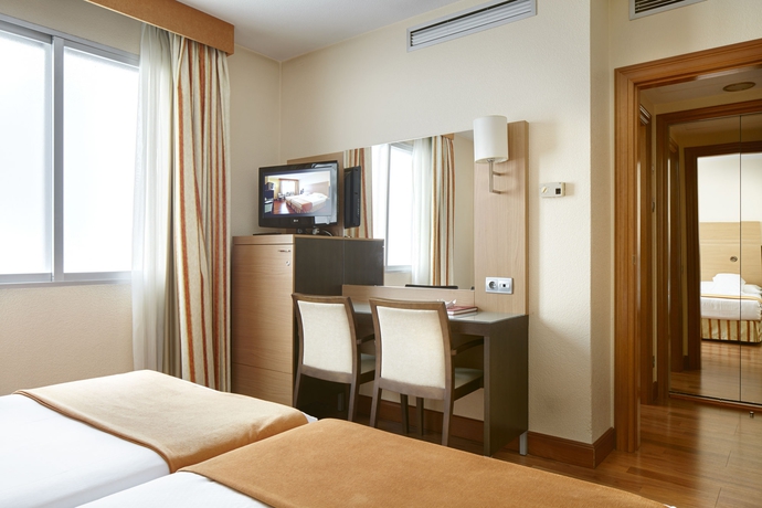 Imagen de la habitación del Hotel Blanca De Navarra. Foto 11