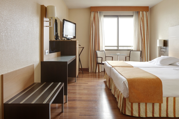 Imagen de la habitación del Hotel Blanca De Navarra. Foto 12