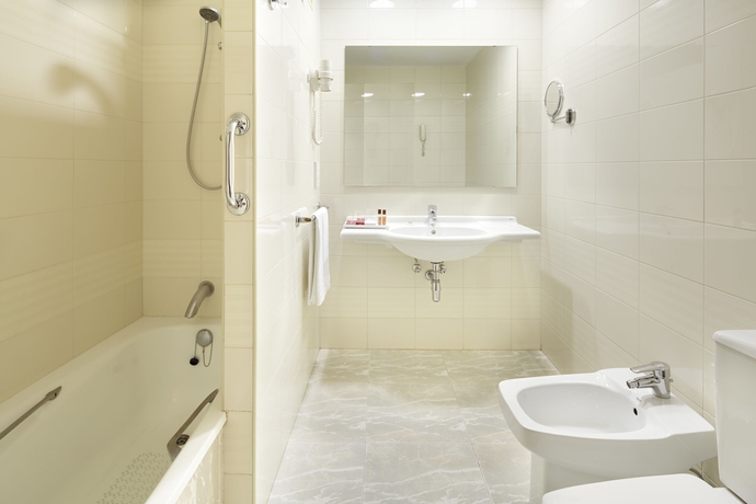 Imagen de la habitación del Hotel Blanca De Navarra. Foto 14