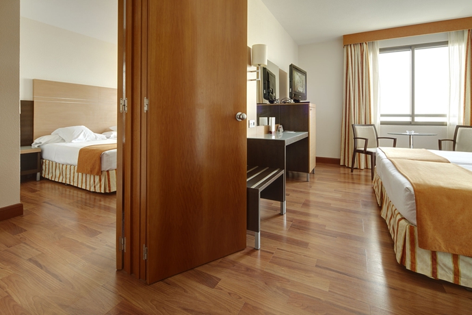 Imagen de la habitación del Hotel Blanca De Navarra. Foto 16