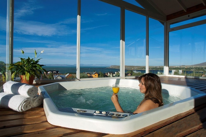 Imagen de la piscina del Hotel Blanca Patagonia Boutique Inn and Cabins. Foto 16