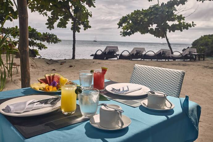 Imagen general del Hotel Blanco Beach Resort. Foto 9