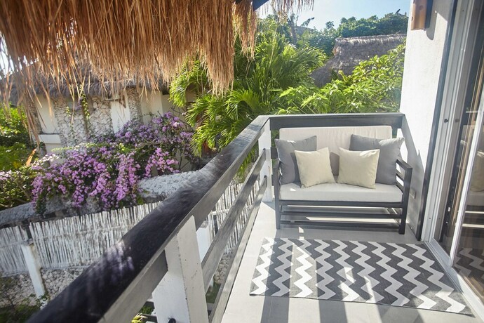 Imagen de la habitación del Hotel Blanco Beach Resort. Foto 18