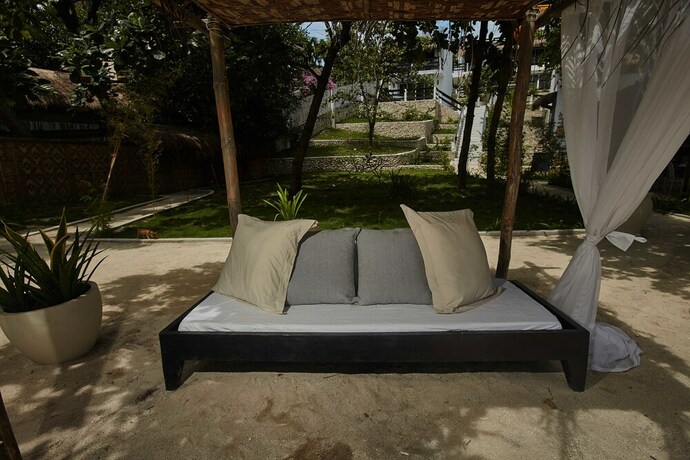 Imagen de la habitación del Hotel Blanco Beach Resort. Foto 24