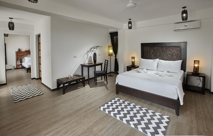 Imagen de la habitación del Hotel Blanco Beach Resort. Foto 35