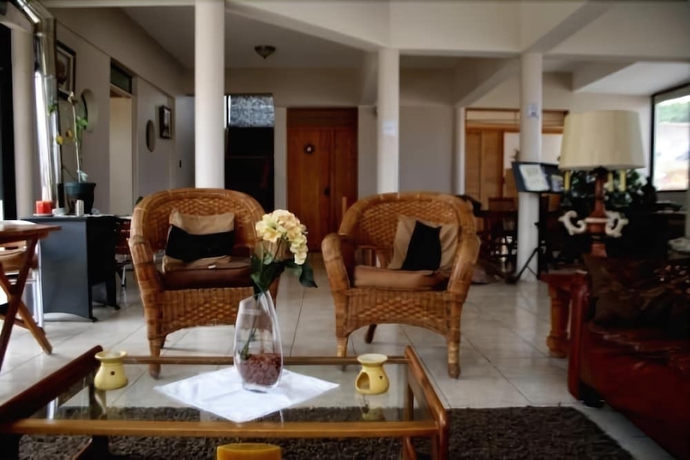 Imagen de los interiores del Hotel Blanco Encalada. Foto 14